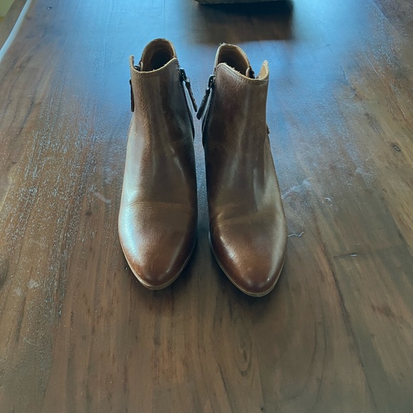 FRYE AND CO. Shoes - Frye & Co Judith Double Zip Booties Boots Cognac Size 8.5
